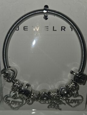 Silver Heart Charm Bracelet with LOVE Pendants White Clover
